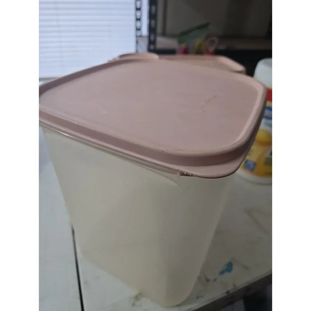 Tupperware four piece